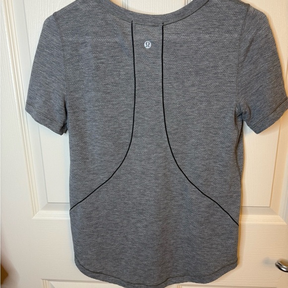 Lululemon Long Distance Short Sleeve Women Size 6 - Picture 3 of 4